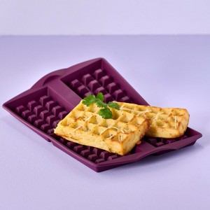 Tupperware Silicone Waffle Form Baking | 78135CUPR